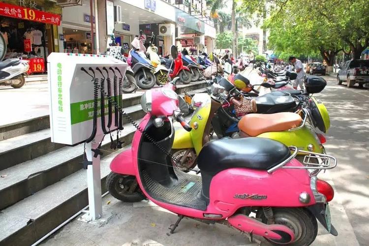 天冷电动车"每天充电"和"用完再充",哪个更伤电池?别再充错